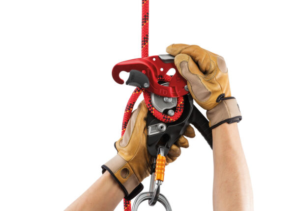 PETZL I'D L Self-Braking Descender with Anti-Panic Function for Rescue - Image 5