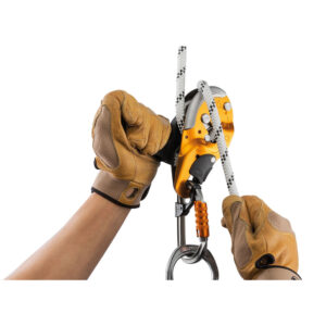 Petzl I'D S Self-Braking Descender with Anti-Panic Function - Image 4